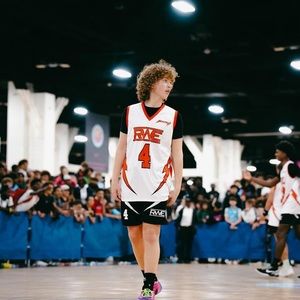 Meet your Posher, Avery